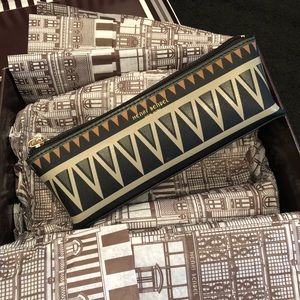 henri bendel geo print cosmetic case